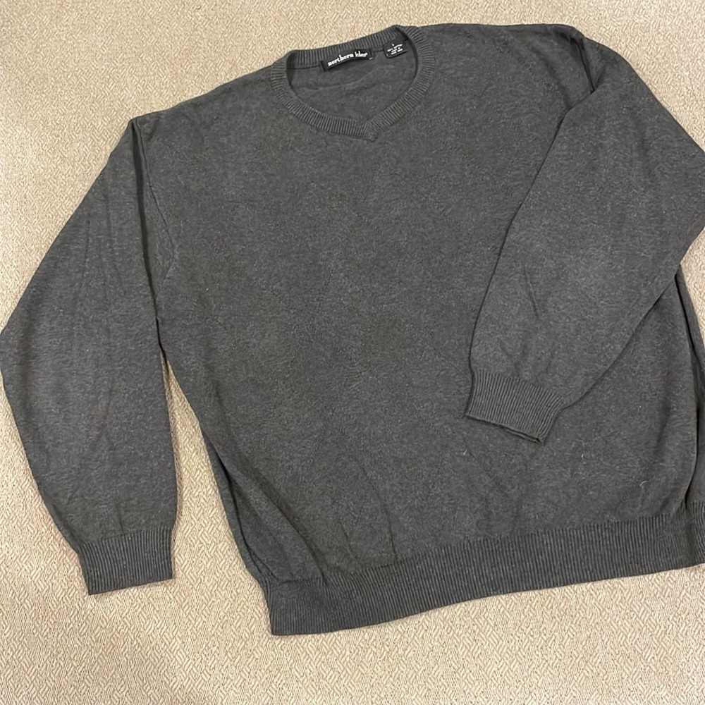Men’s L gray sweater